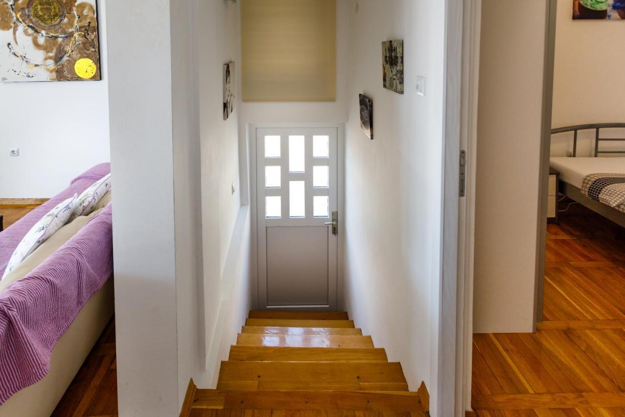 Iris & Elena Apartament *