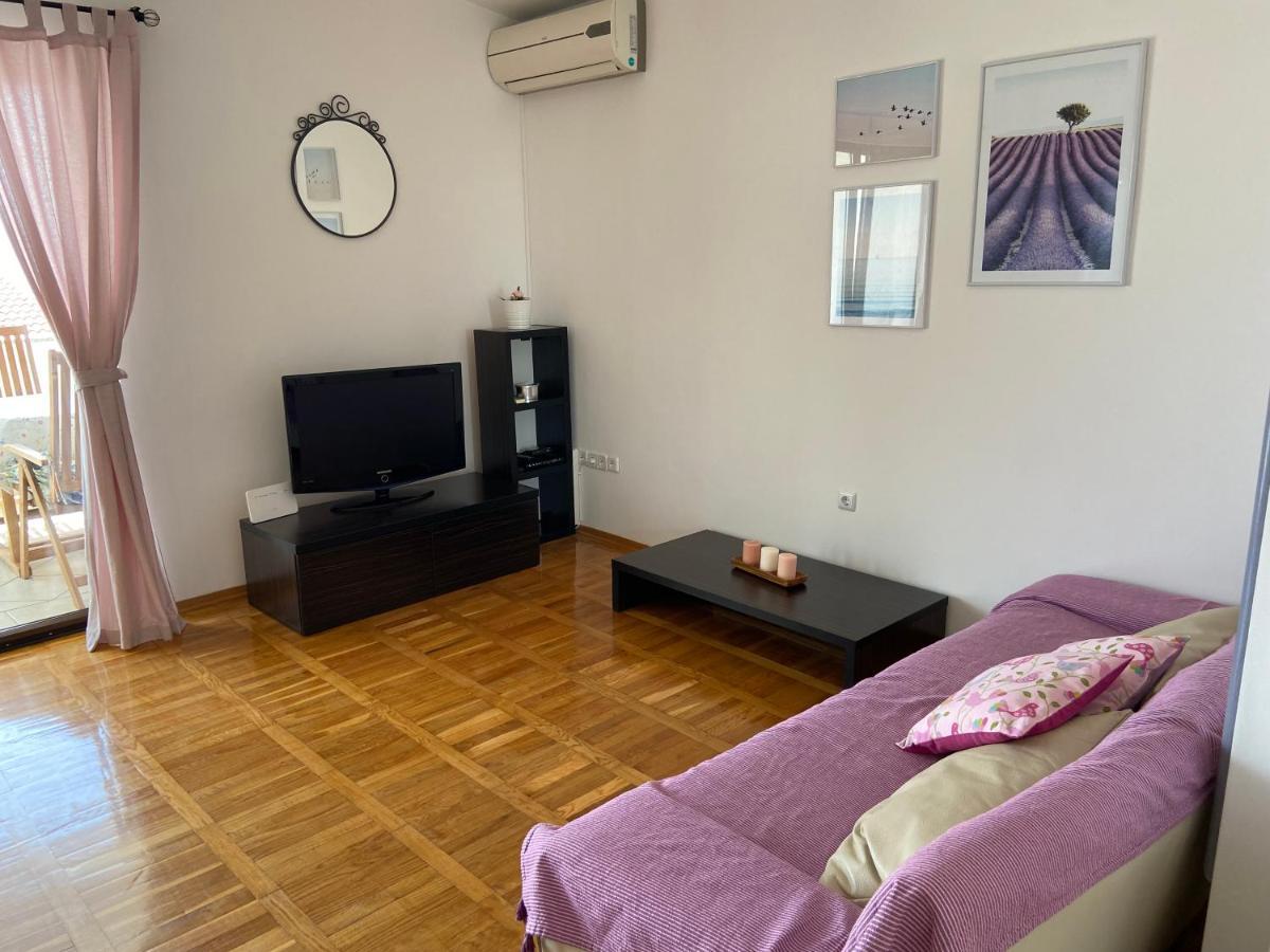Iris & Elena Apartment *